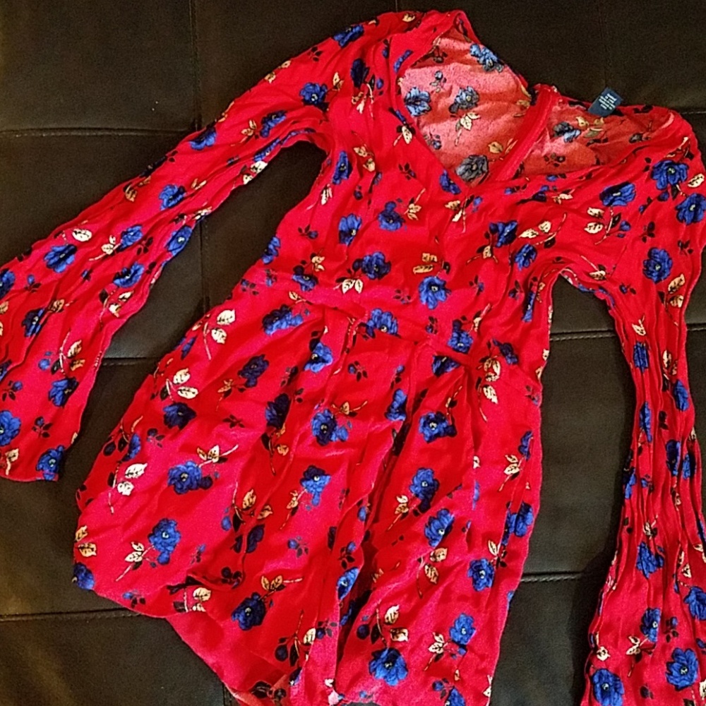 One piece ROMPER type of long sleeve with shorts